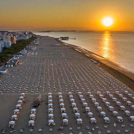 Appartamenti Dal Moro Lignano Sabbiadoro Exterior photo
