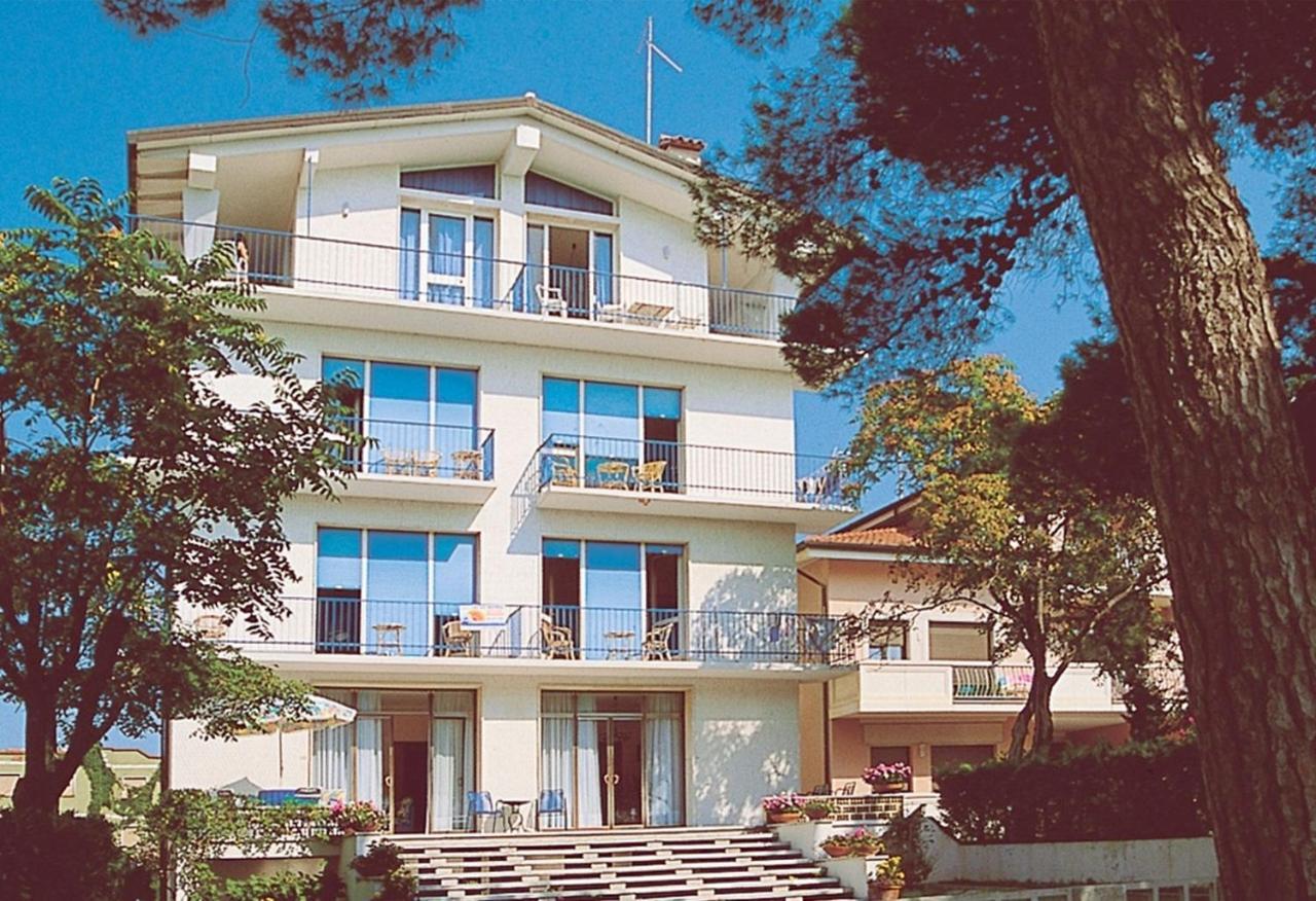 Appartamenti Dal Moro Lignano Sabbiadoro Exterior photo