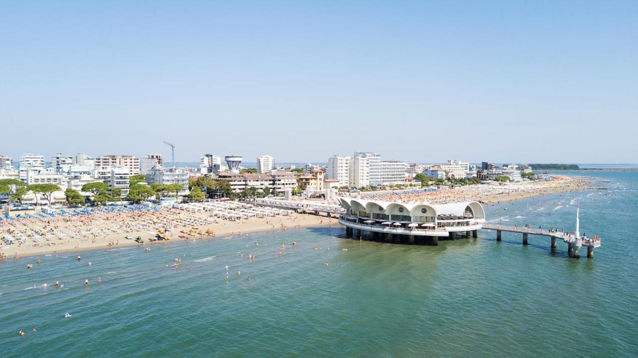 Appartamenti Dal Moro Lignano Sabbiadoro Exterior photo